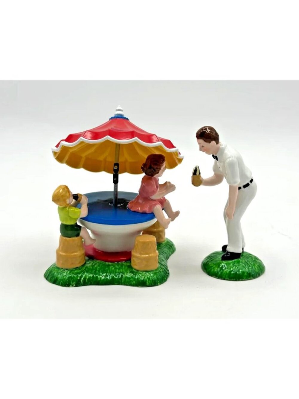 Department 56 Ice Cream For Everyone (Set of 2) 55196 Snow Village Accessory EUC